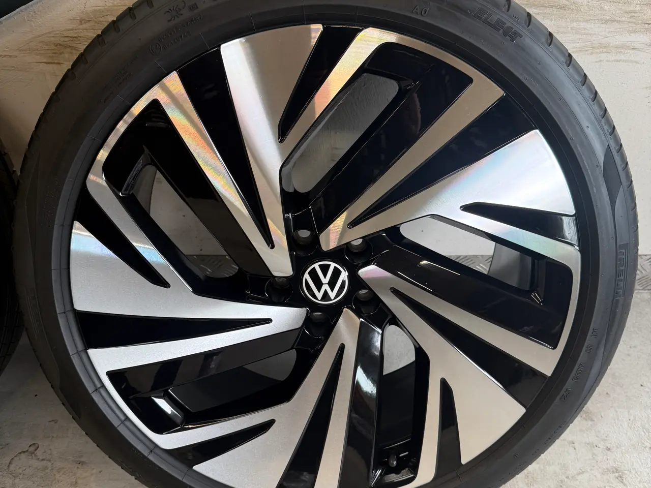 Billede 5 - Originale 21” vw id4/id alufælge med Pirelli dæk