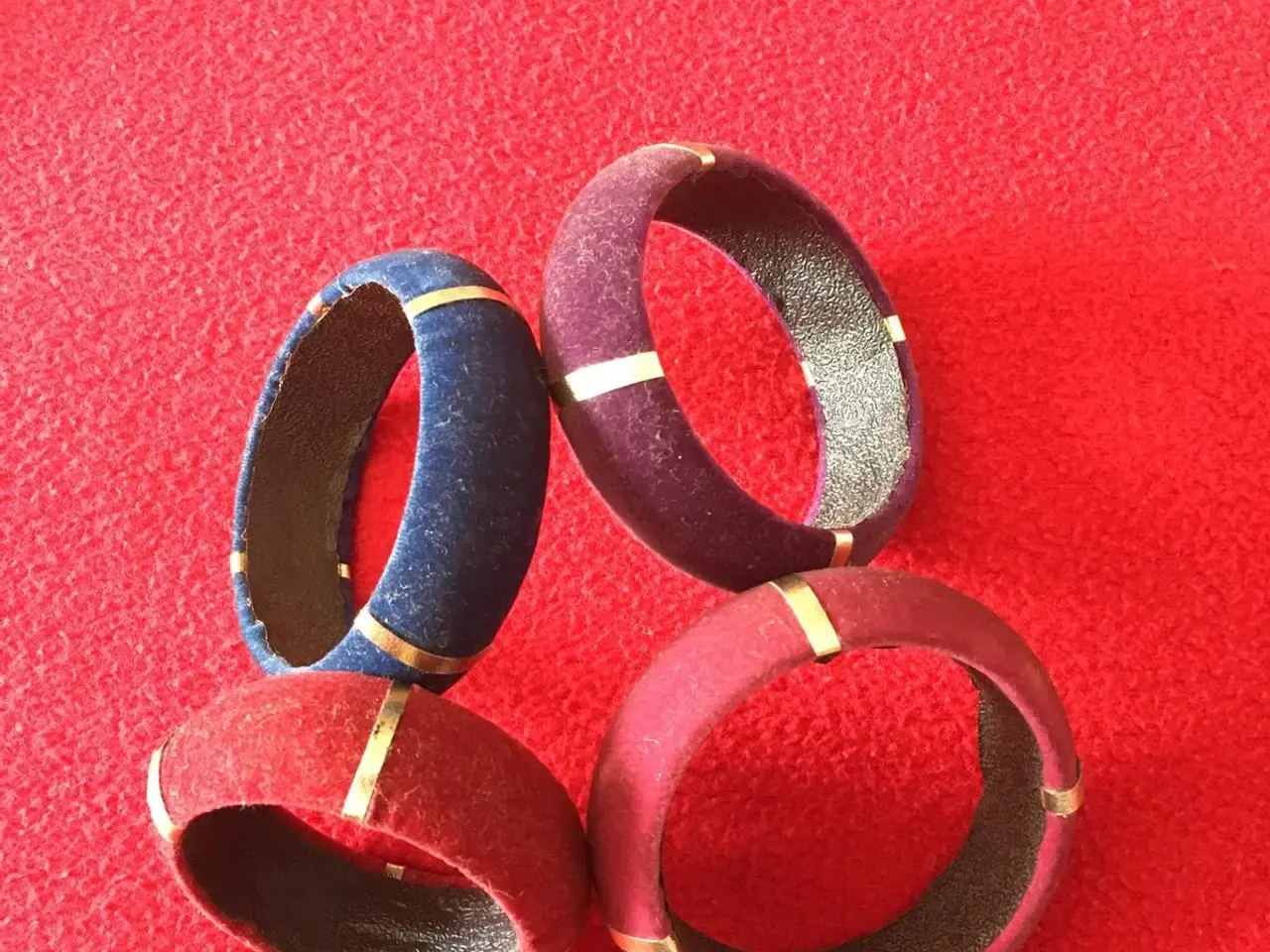 Billede 4 - Nye velour armbånd til salg