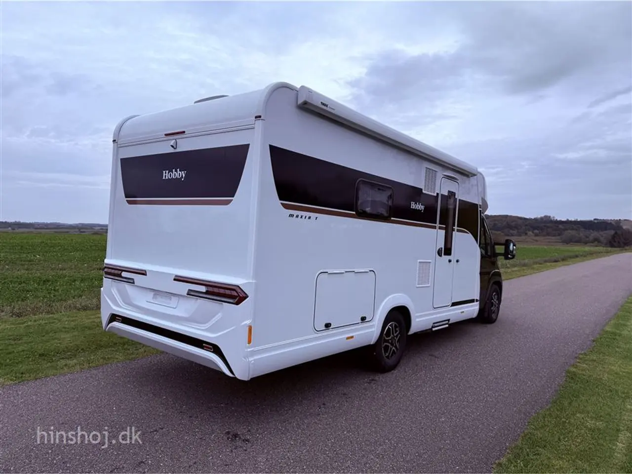 Billede 27 - 2026 - Hobby Maxia T 740 WE Aut.   Lækker Autocamper med lave enkelsenge og stort toiletrum med særskilt brusekabine fra Hinshøj Caravan.