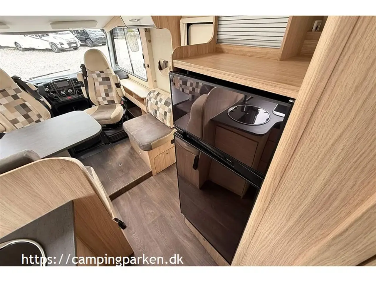 Billede 7 - 2019 - SunLight I 69 L Meget camper for pengene! Queens bed, markise, solceller, aircondition, cykelholder