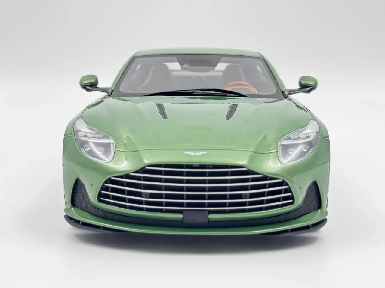 Billede 10 - 2023 Aston Martin DB12 - 1:18