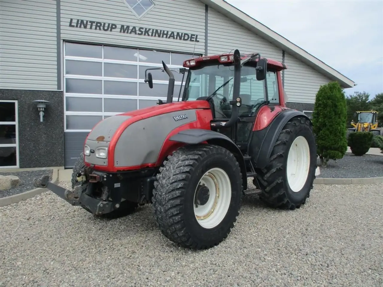 Billede 1 - Valtra T190 Med frontlift og affjedret foraksel