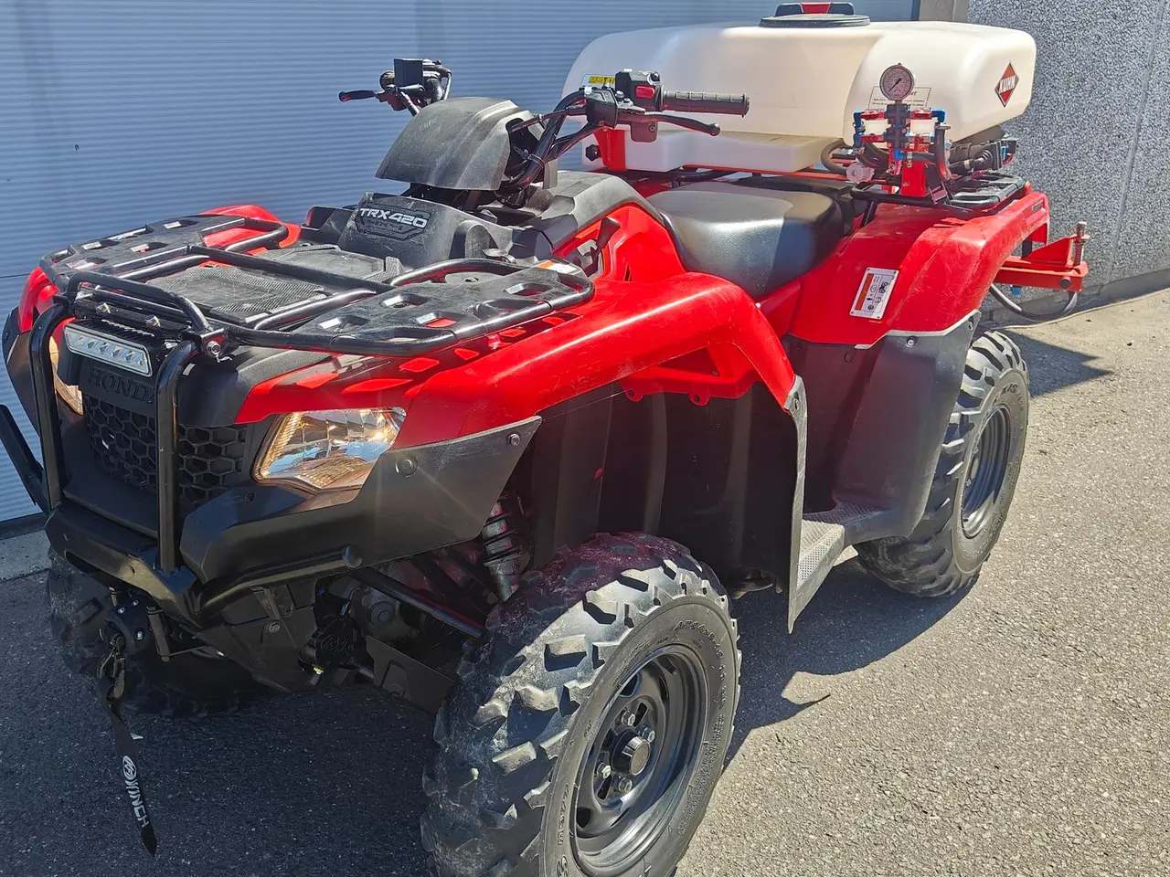 Billede 1 - Honda TRX 420 FA6 INKLUSIV KUHN EVOLIS Q80 SPRØJTE, 4mtr. BOM