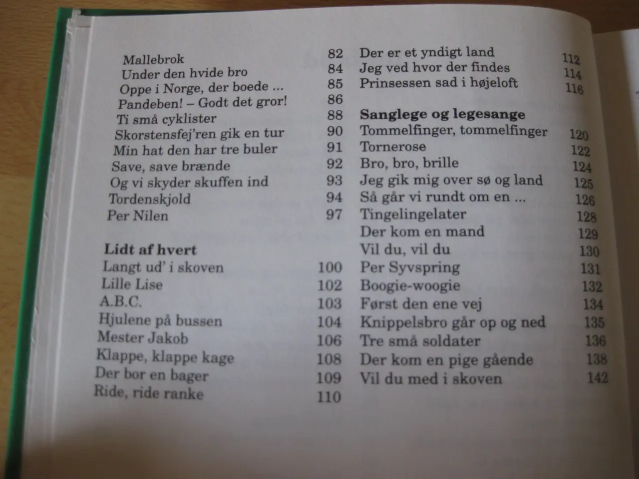 Billede 4 - Min første sangbog ;-)