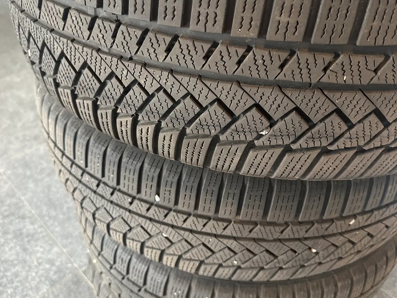 Billede 4 - AUDI fælge med dæk
