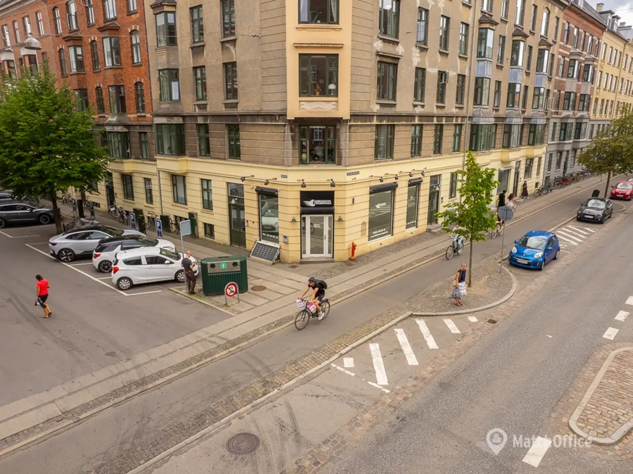 Billede 1 - SÆLGES: Erhvervsandel på 105 m² med hjørneplacering og kælder på Frederiksberg