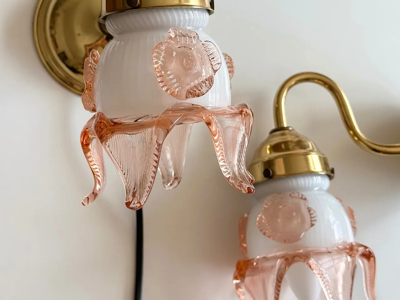 Billede 3 - Væglamper m rosa glas, 2 stk samlet