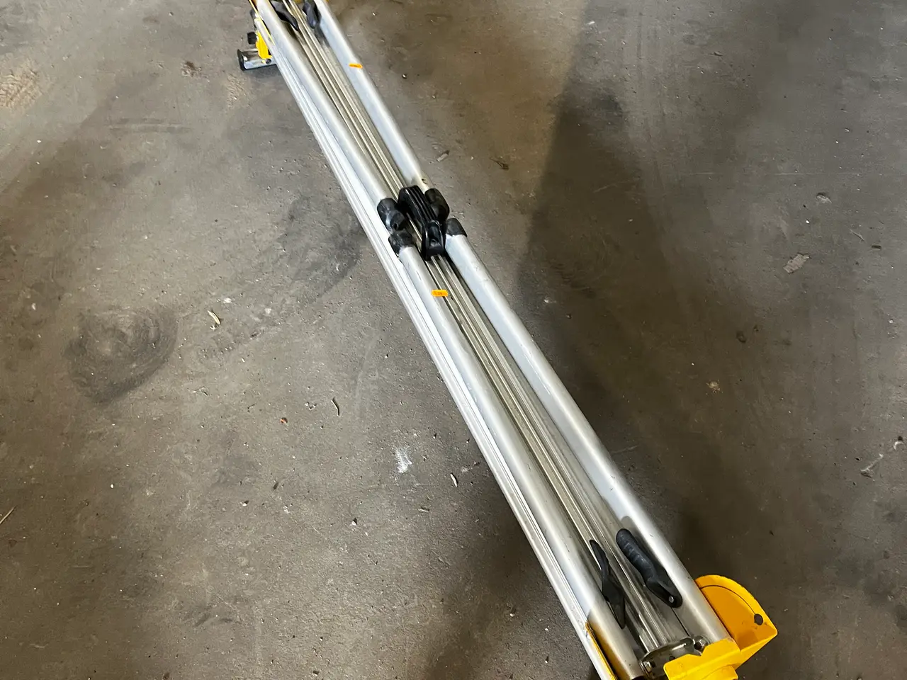Billede 3 - teleskopisk materialestøtte DEWALT DE7024-XJ Type 3