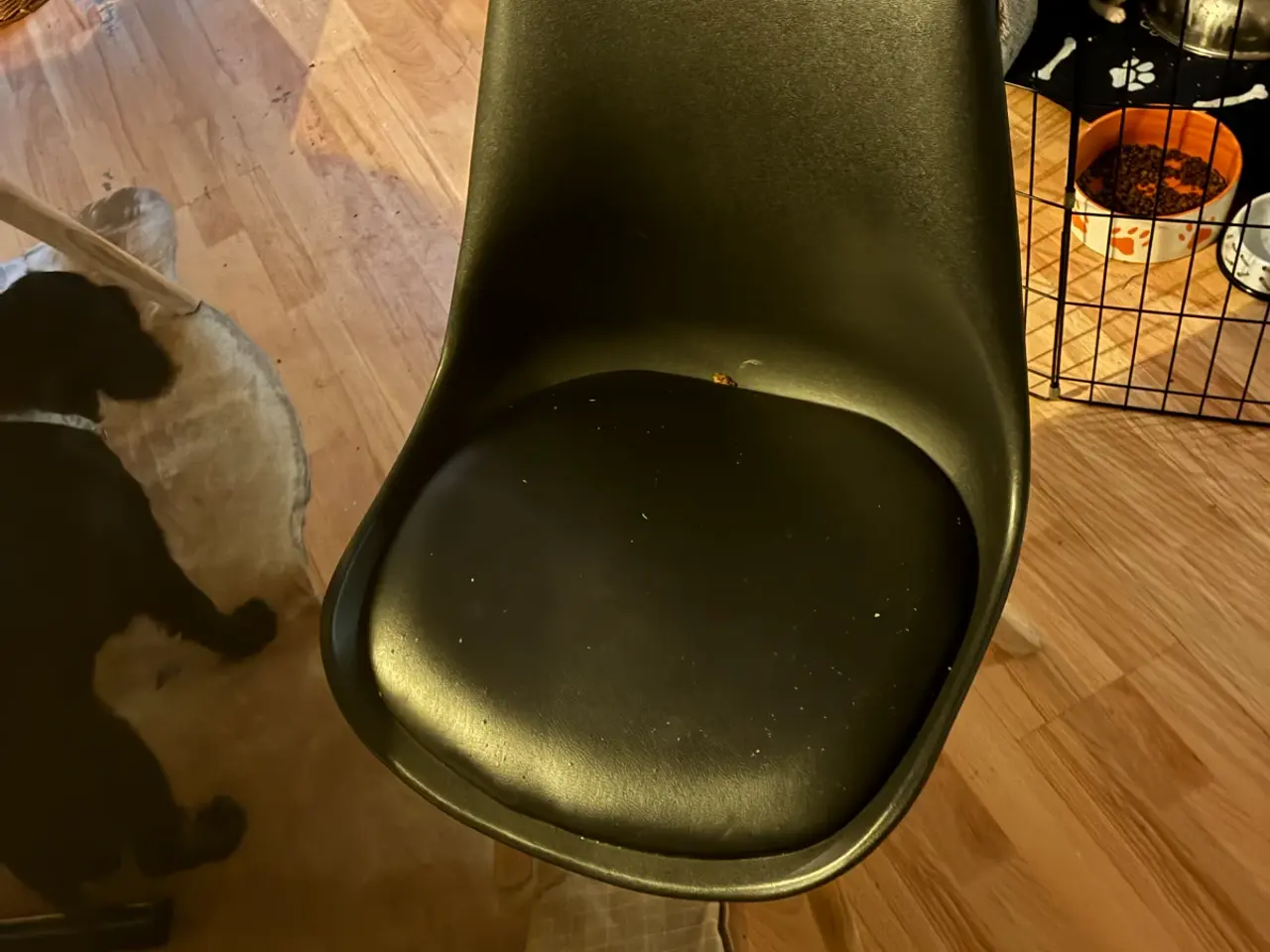 Billede 8 - Stabilt spisebord 150ø evt med 8 stole 