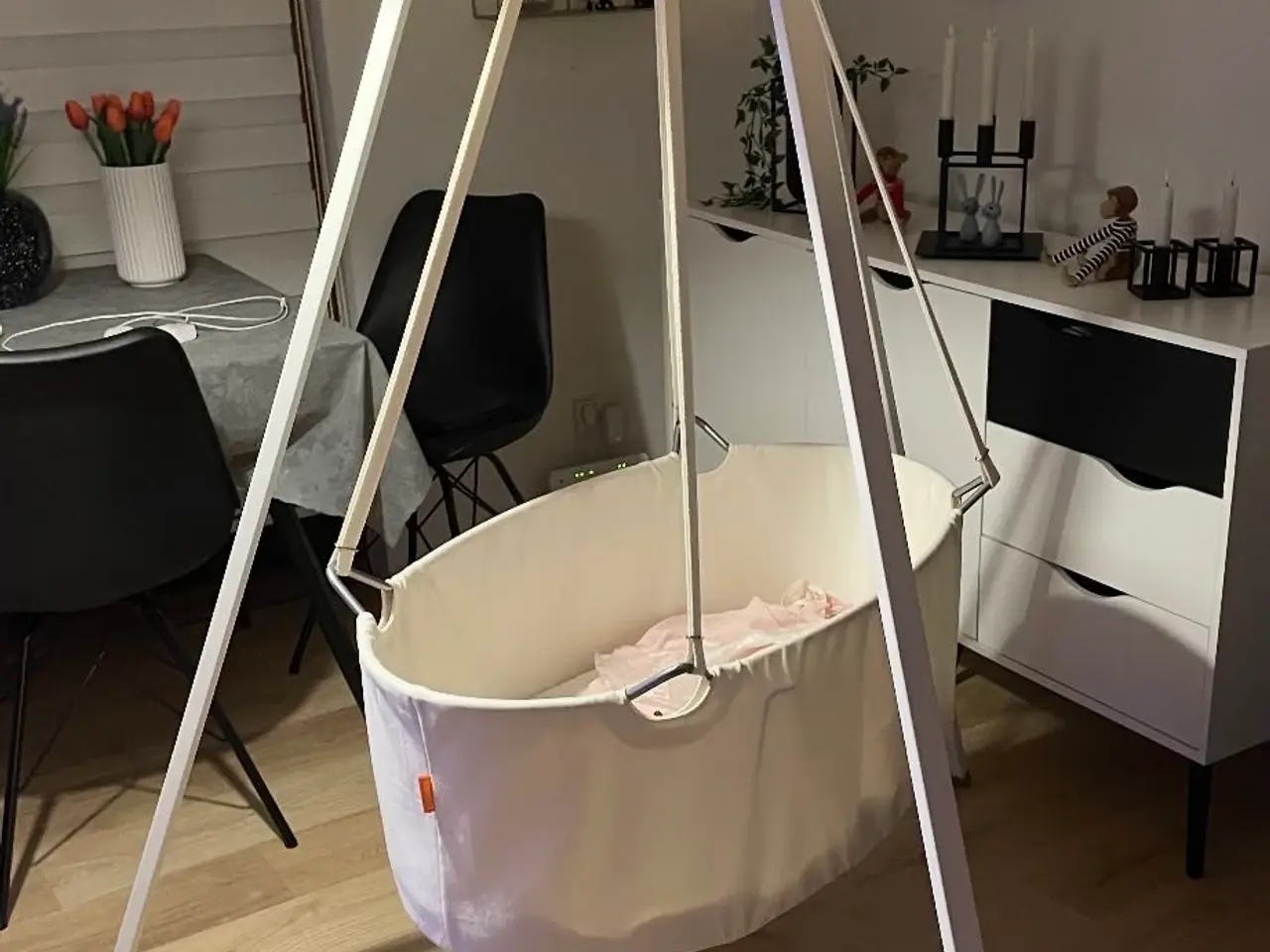 Billede 1 - Leander Vugge med madras og stativ 