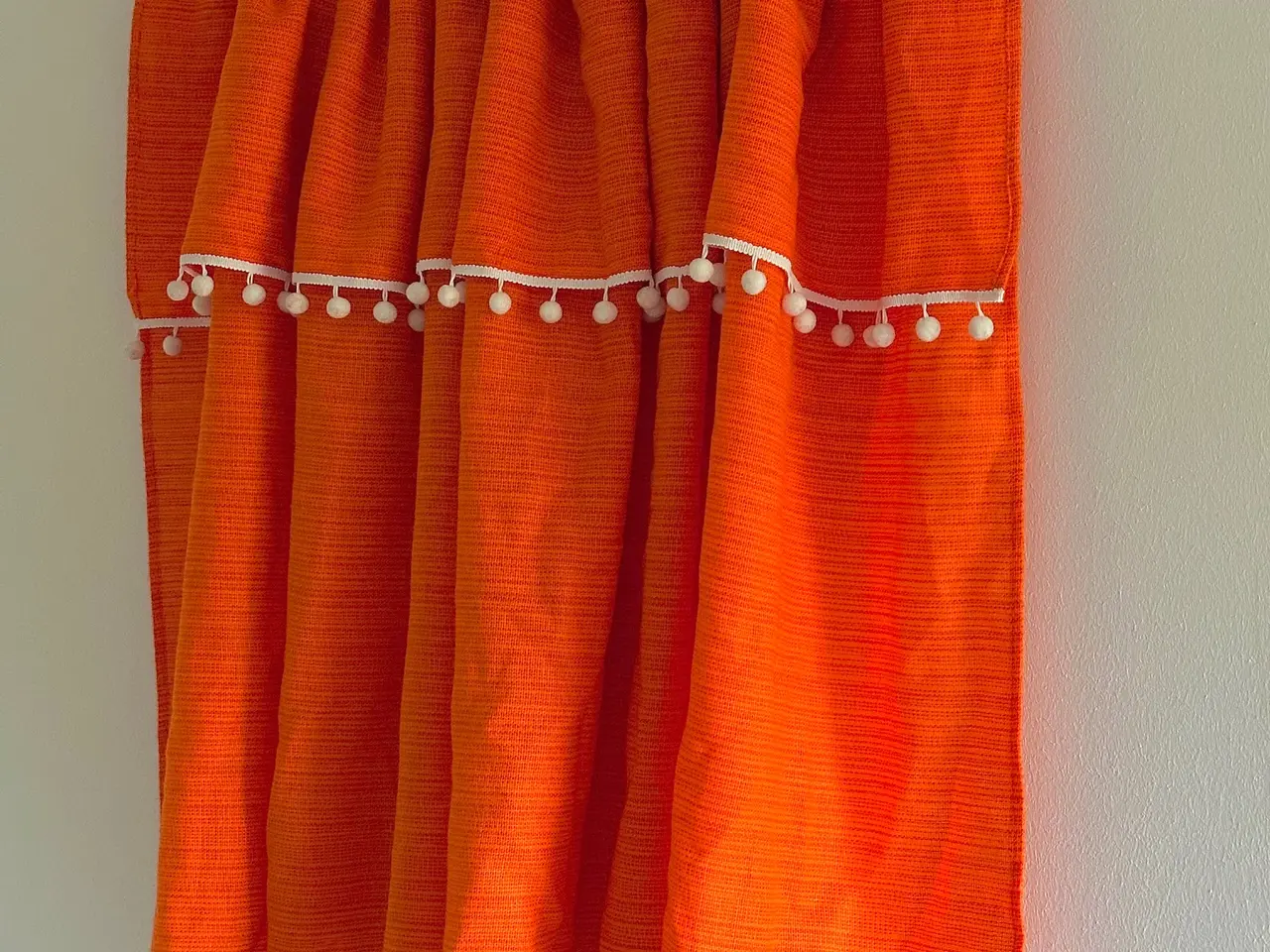 Billede 7 - Retro gardin, orange m pompom