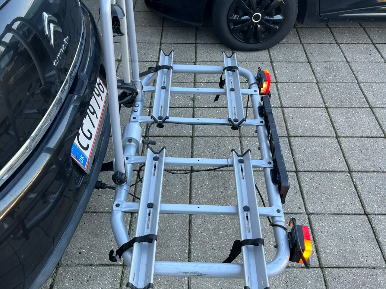 Billede 4 - Thule Easybase Bagageholder med cykelstativ