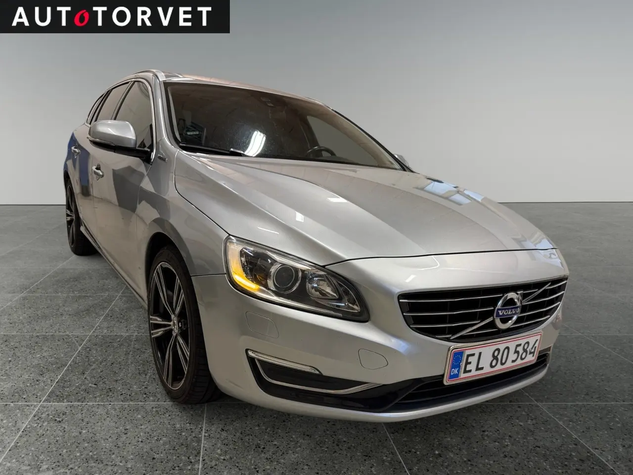 Billede 2 - Volvo V60 2,4 D6 Plug-in Summum aut. AWD