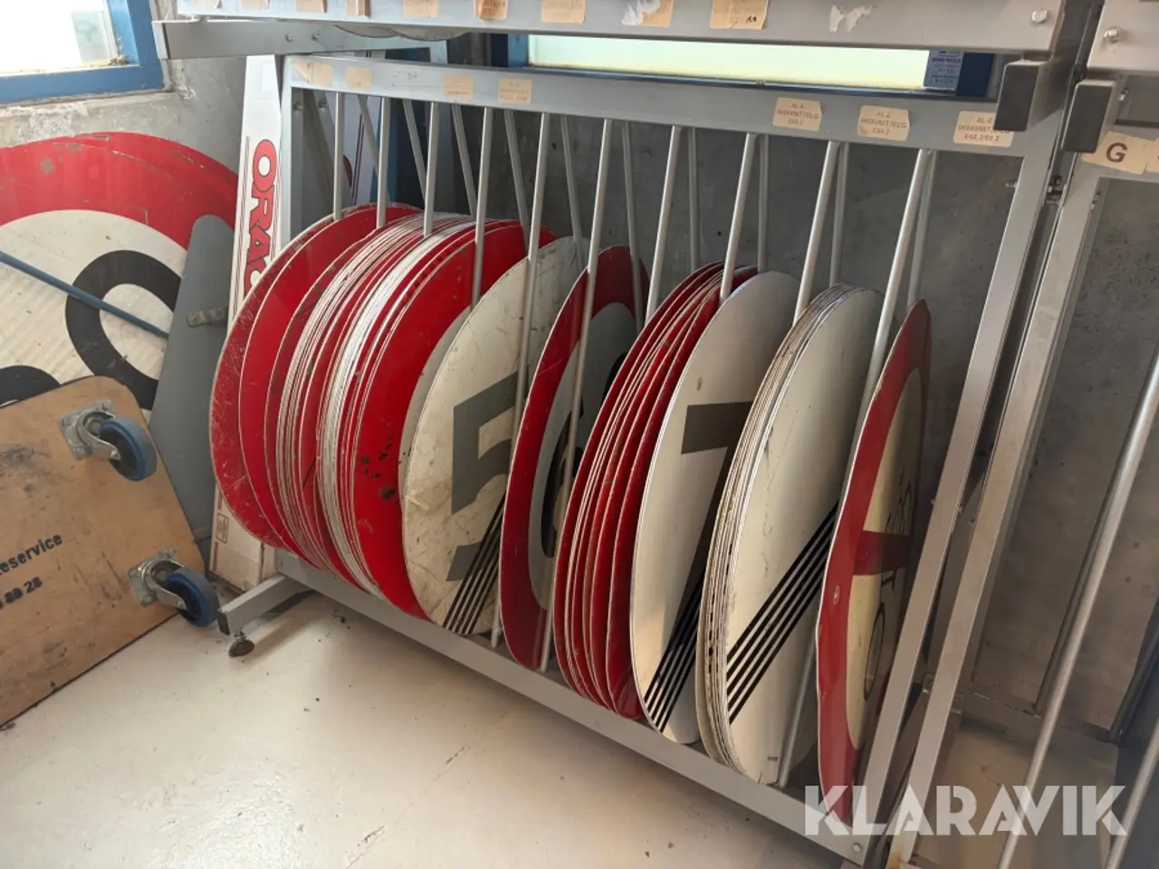 Billede 6 - Skilte med reoler assorteret 616 styk