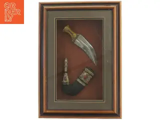 Dekorativ kniv i ramme (str. 52,5x37,5 cm)