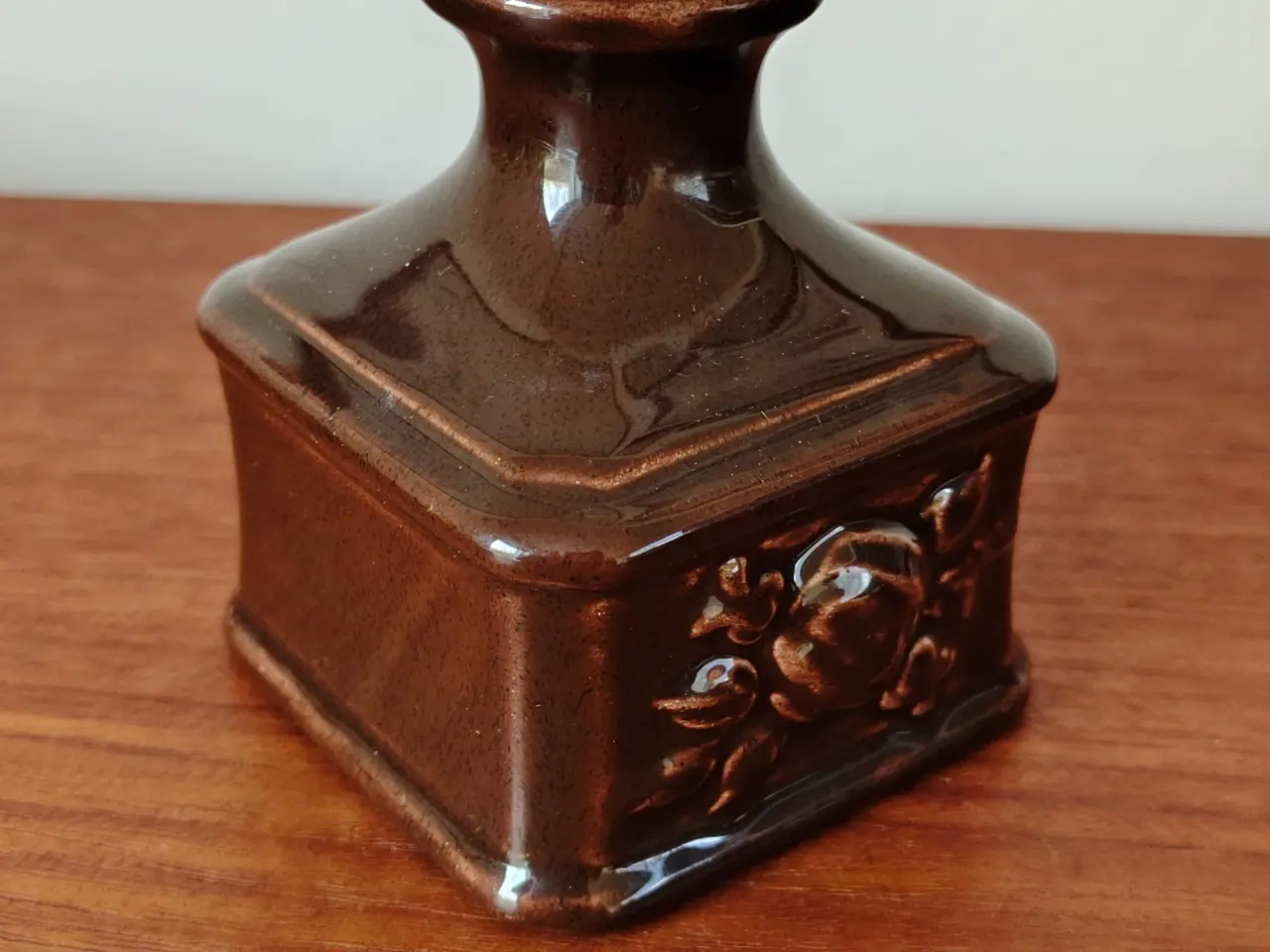 Billede 3 - Lille flot Guldkroken vase