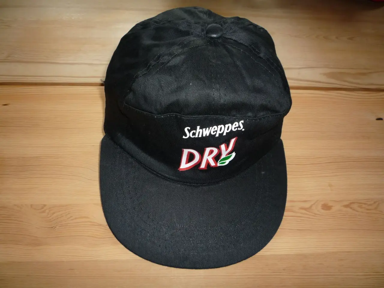 Billede 1 - 2 caps,  Schweppes Dry og Converse all Star
