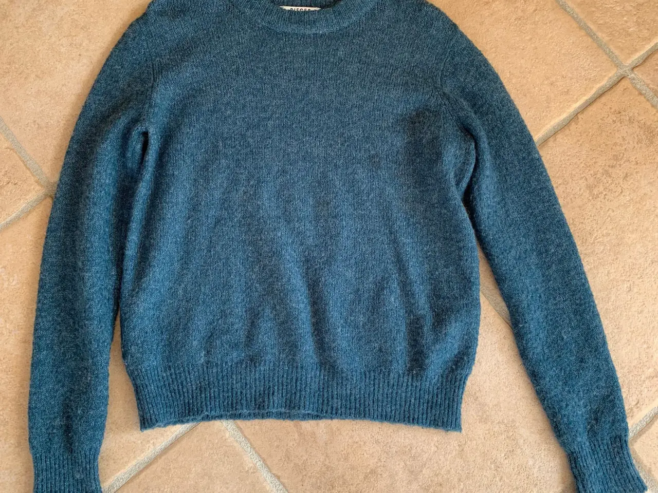 Billede 2 - Pieces uldtrøje str. S 