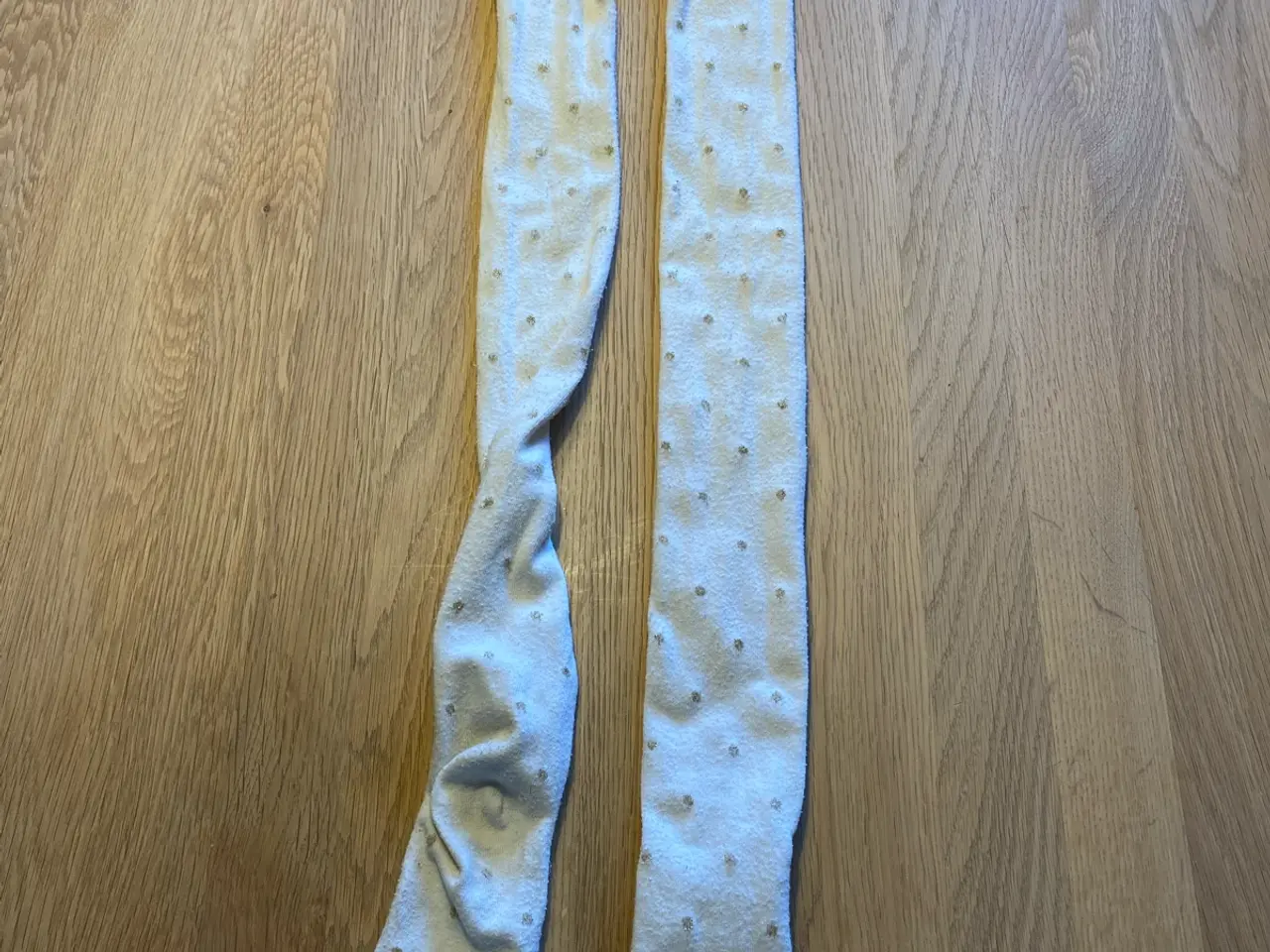 Billede 12 - Pigetøj 122/128 Nike shorts, strømpebukser, kjole 