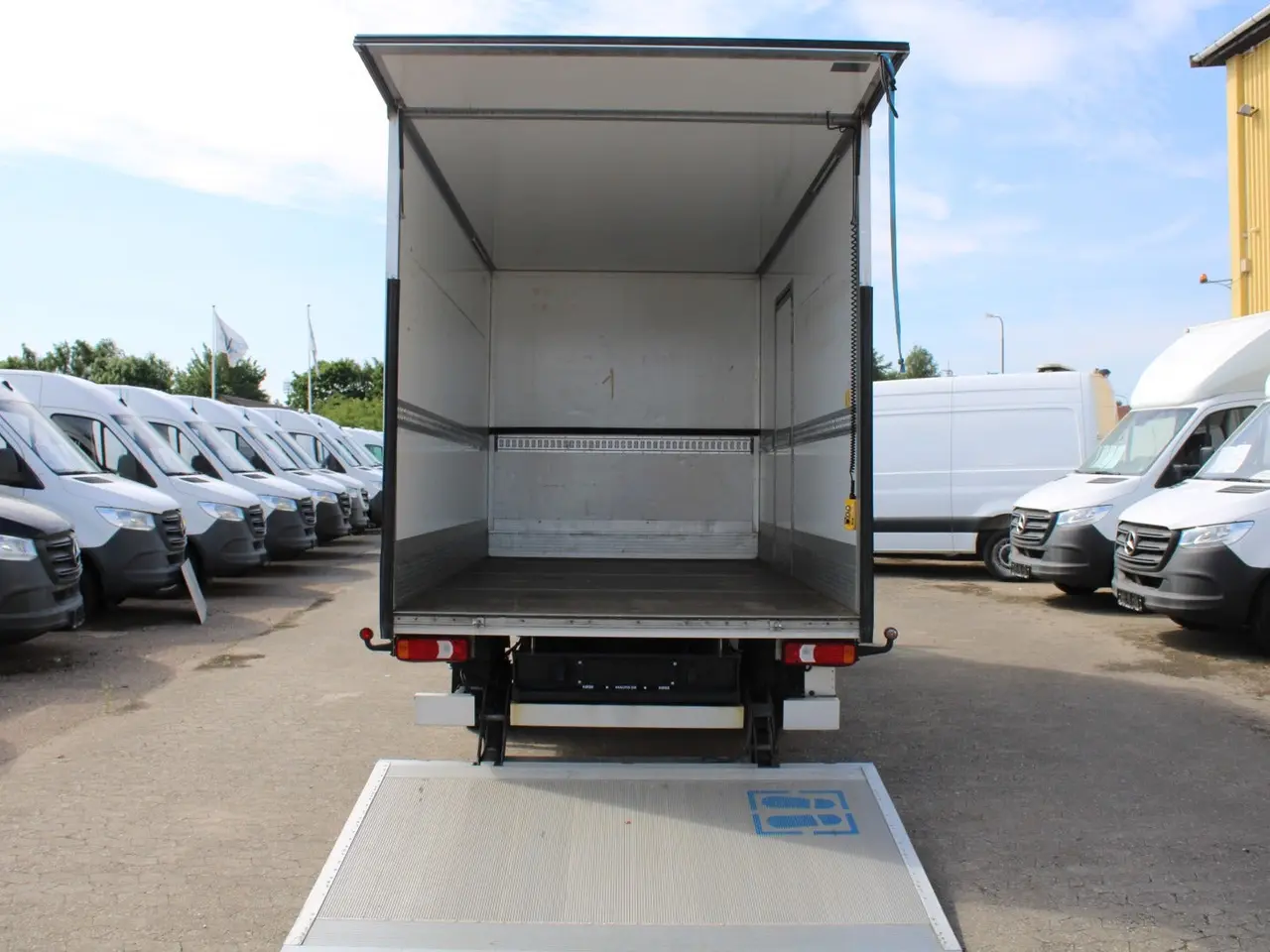 Billede 11 - Iveco Daily 2,3 35S14 Alukasse m/lift AG8