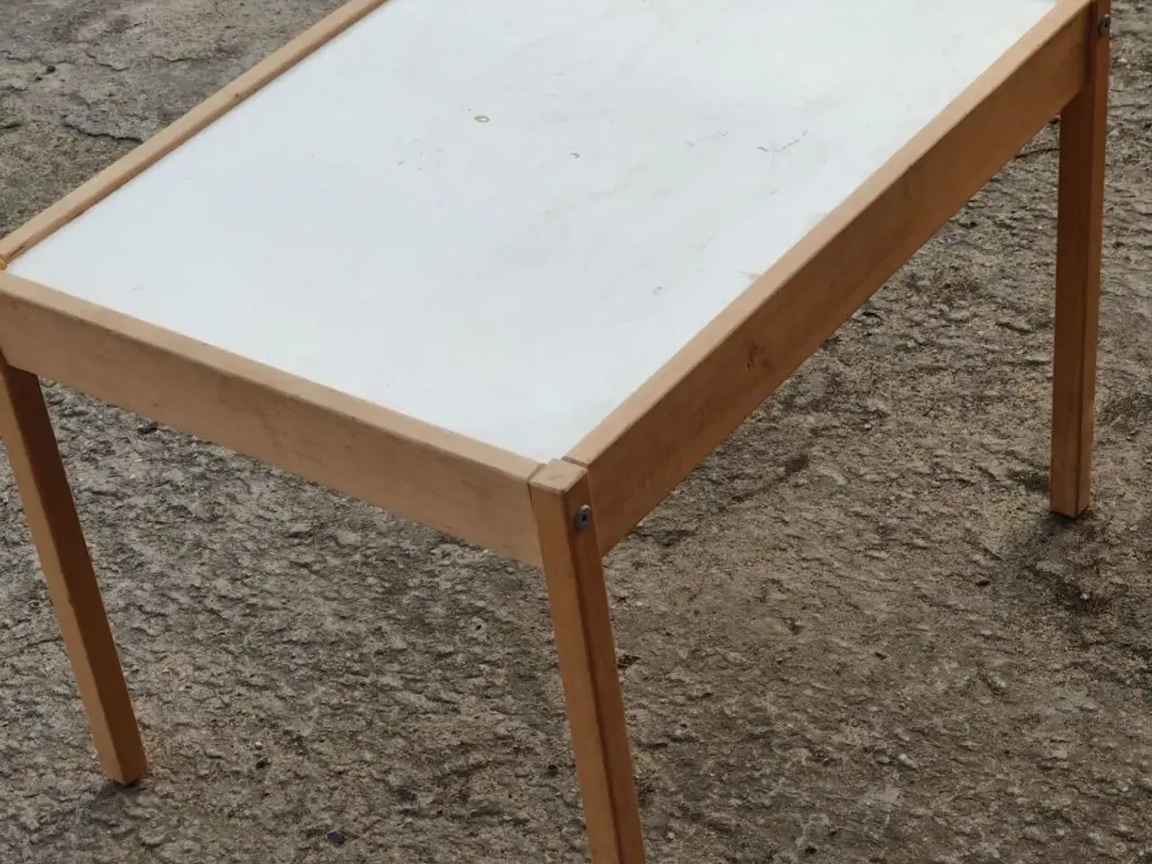 Billede 1 - Tegnebord til børn