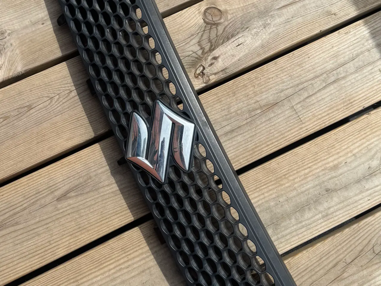 Billede 1 - Original Suzuki Swift grill sælges