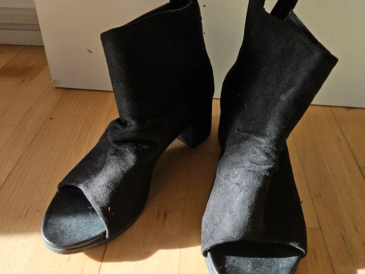 Billede 1 - Blandet fodtøj i str. 39