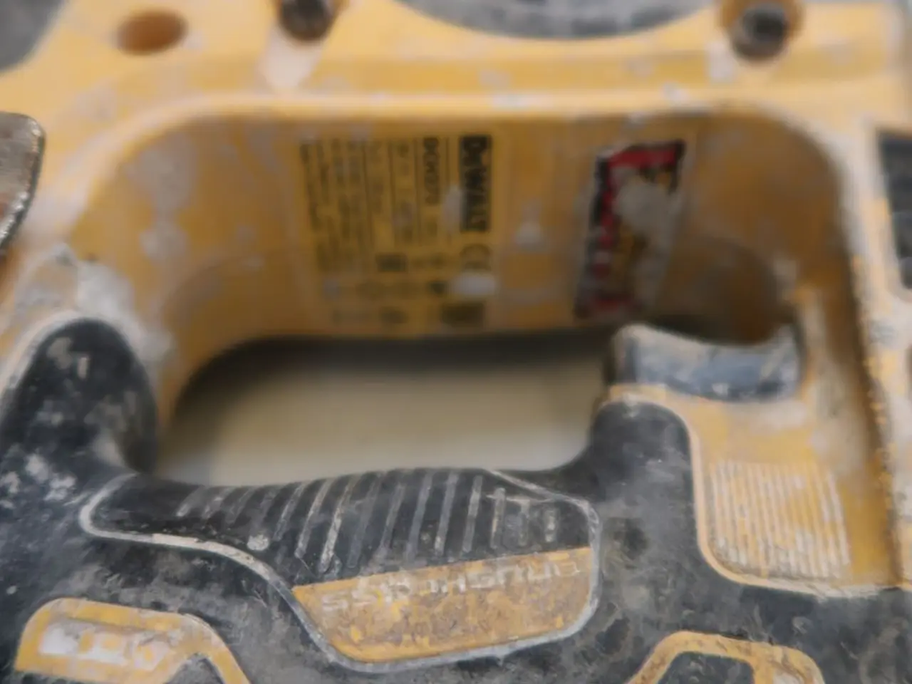 Billede 3 - 2 stk. akku håndværktøj DEWALT DCF850, DCH273 med 2 stk. batterier og lader