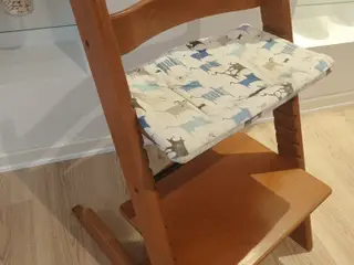 Trip Trap stol i kirsebær træ