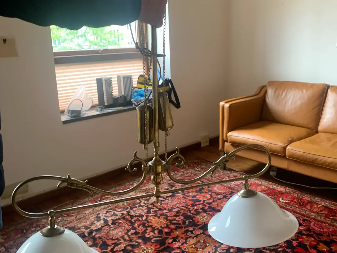 Billede 4 - Smuk messinglampe med mudblæste skærme