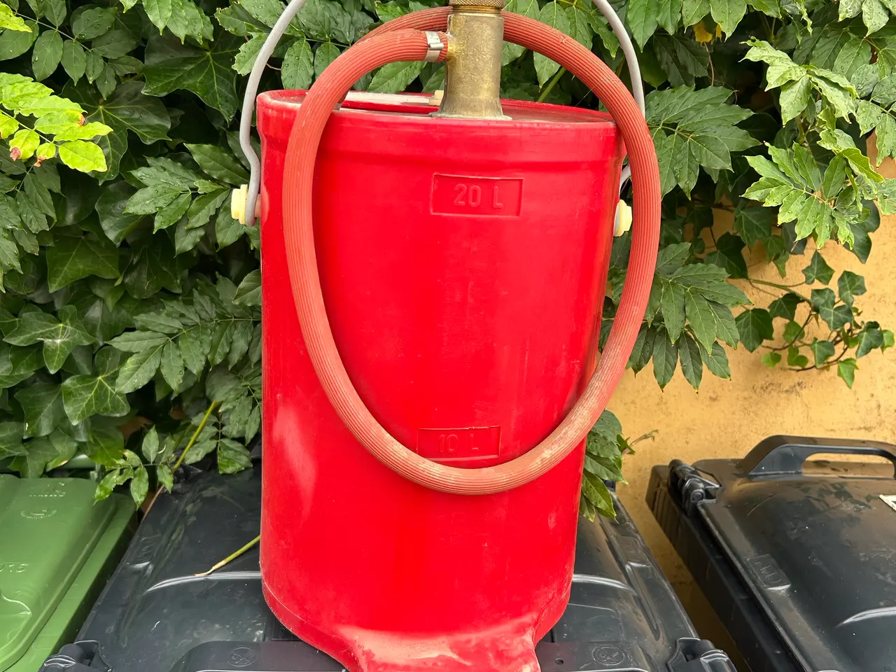 Billede 2 - BRANDPUMPER TIL 2O L VAND