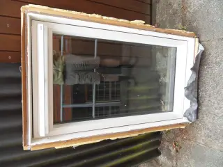 VELUX-VINDUE 70X120 CM. Ovenlysvindue