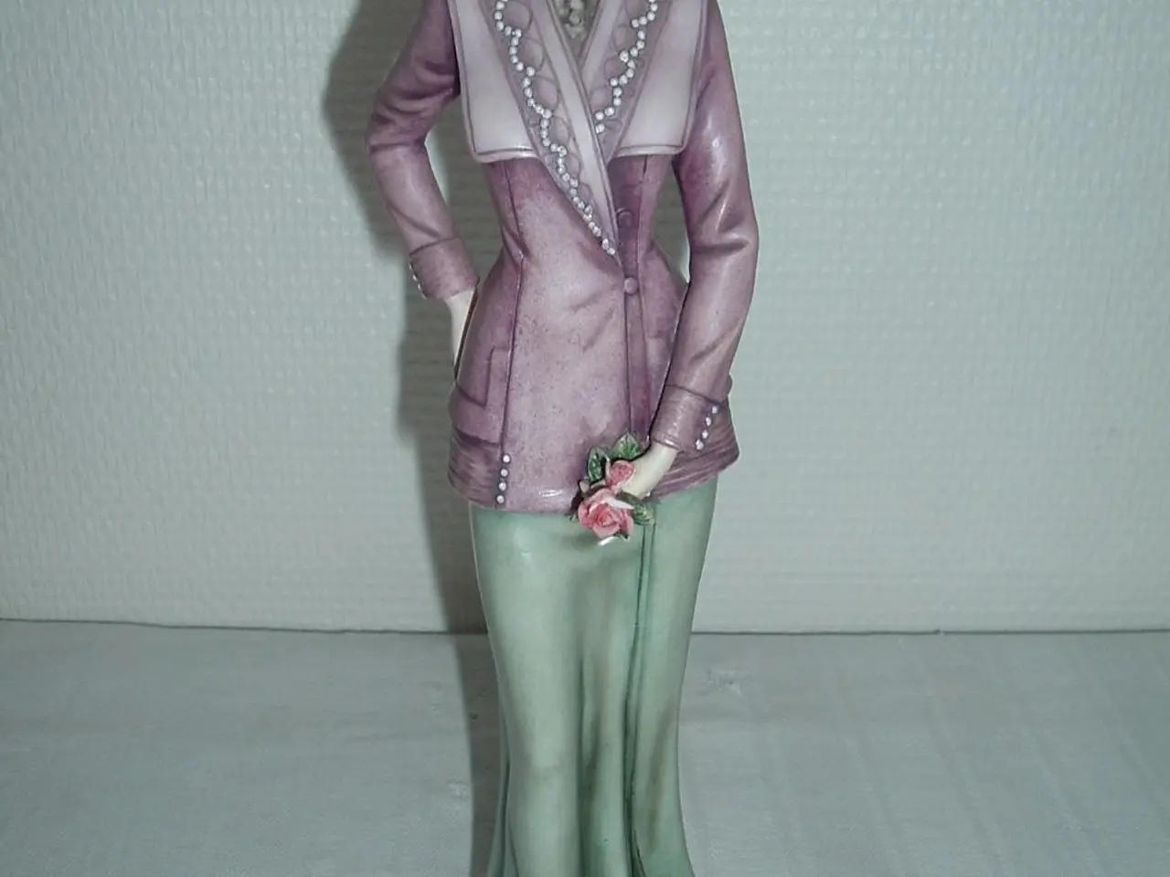 Billede 4 - Porcelænsfigur. Dame med blomsterbuket