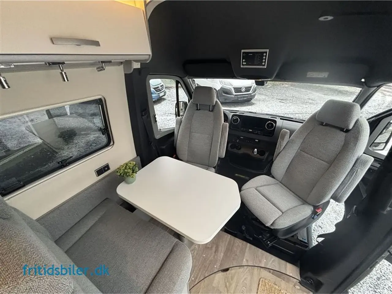 Billede 4 - 2024 - Hymer Free S600 Blue Evolution 170 HK Hymer Free S600 bygget på MB Sprinter i en Blue Evolution med Hævetag og fed Grøn farve