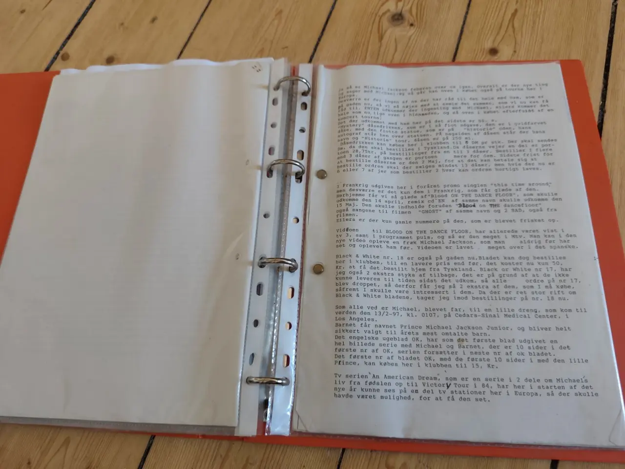 Billede 2 - Orange ringbind med Michael Jackson 