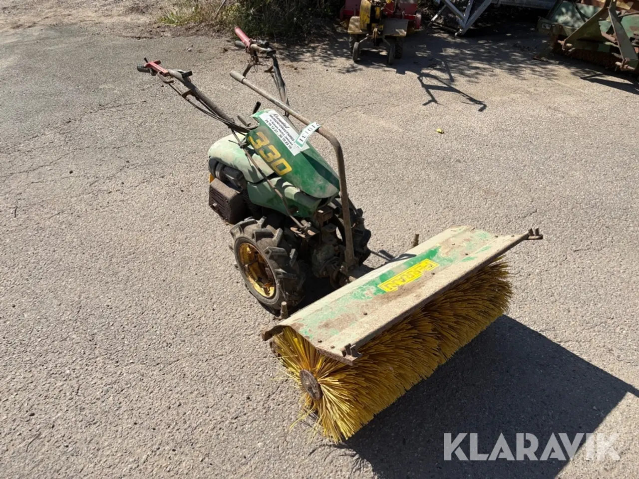 Billede 7 - 2-hjulet traktor Ferrari 330 med kost