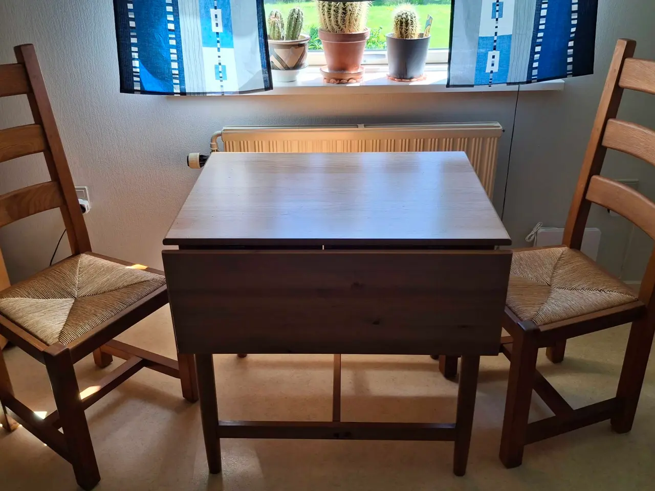 Billede 1 - Idag TILBUD spisebord 400 kr