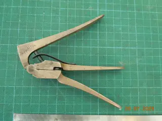 Fænghættetang.Remington ´67 + KragJørgensen 8 mm.