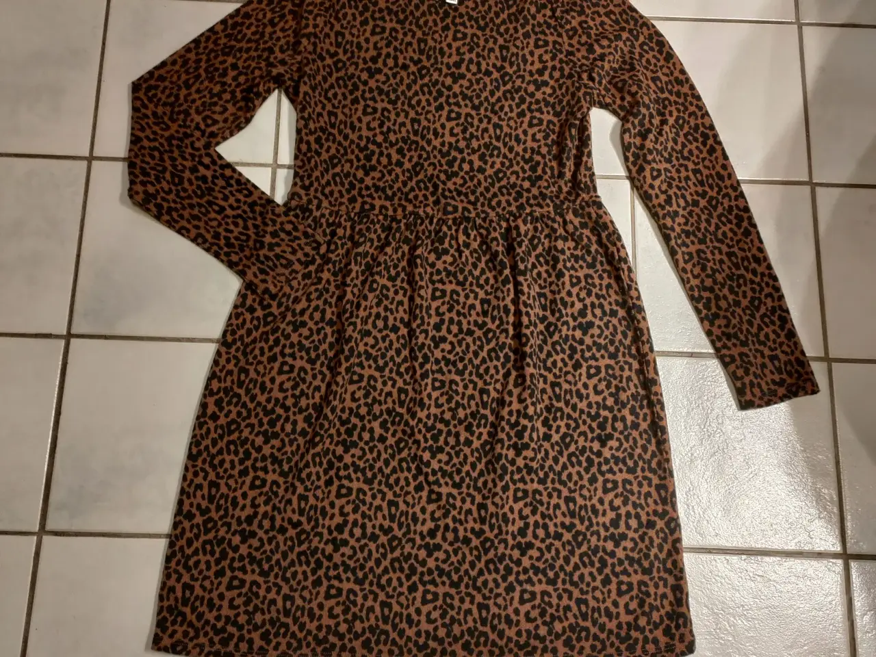 Billede 1 - Leopard Kjole Ny