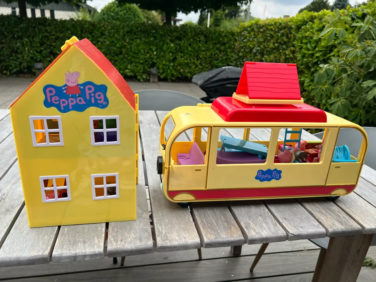 Billede 1 - Gurli Gris hus og Camping bus