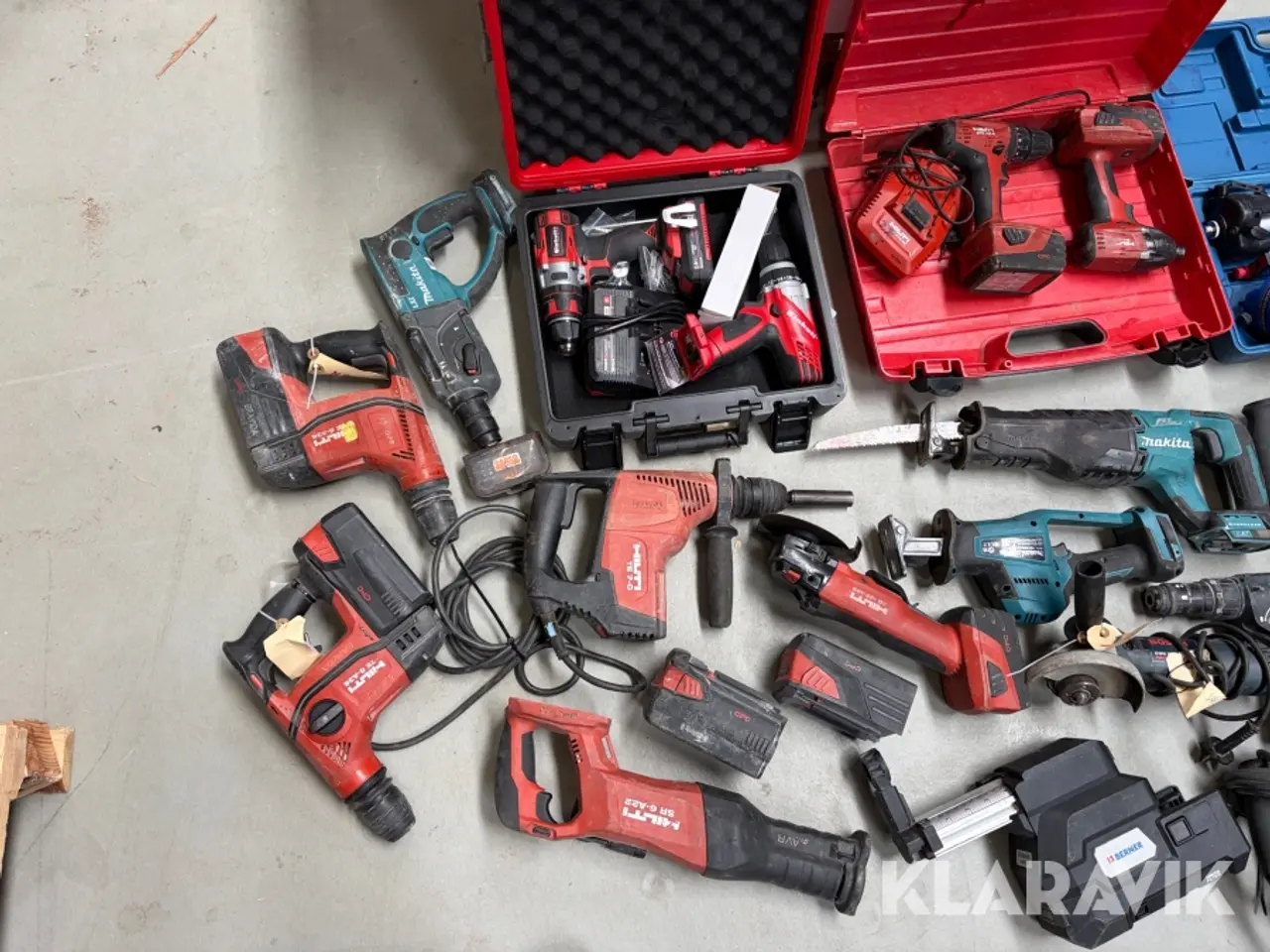 Billede 3 - Lot - Assorteret håndværktøj Hilti, Makita, Bosch, Einhell - 1 palle