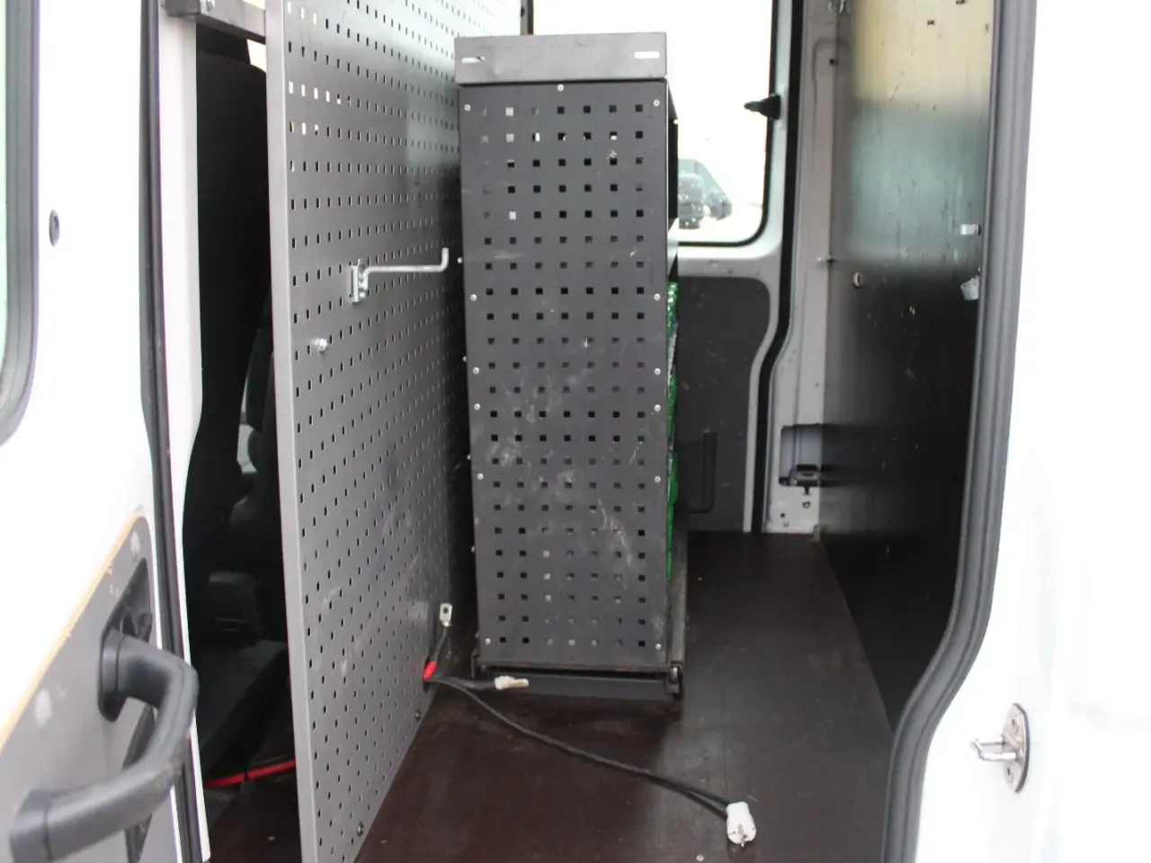 Billede 8 - VW Crafter 35 2,0 TDi 177 Mandskabsvogn m/lad L4 RWD
