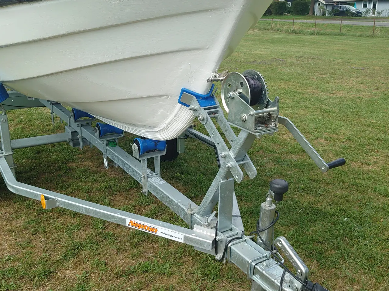 Billede 6 - Jolle med motor og trailer- synkefri