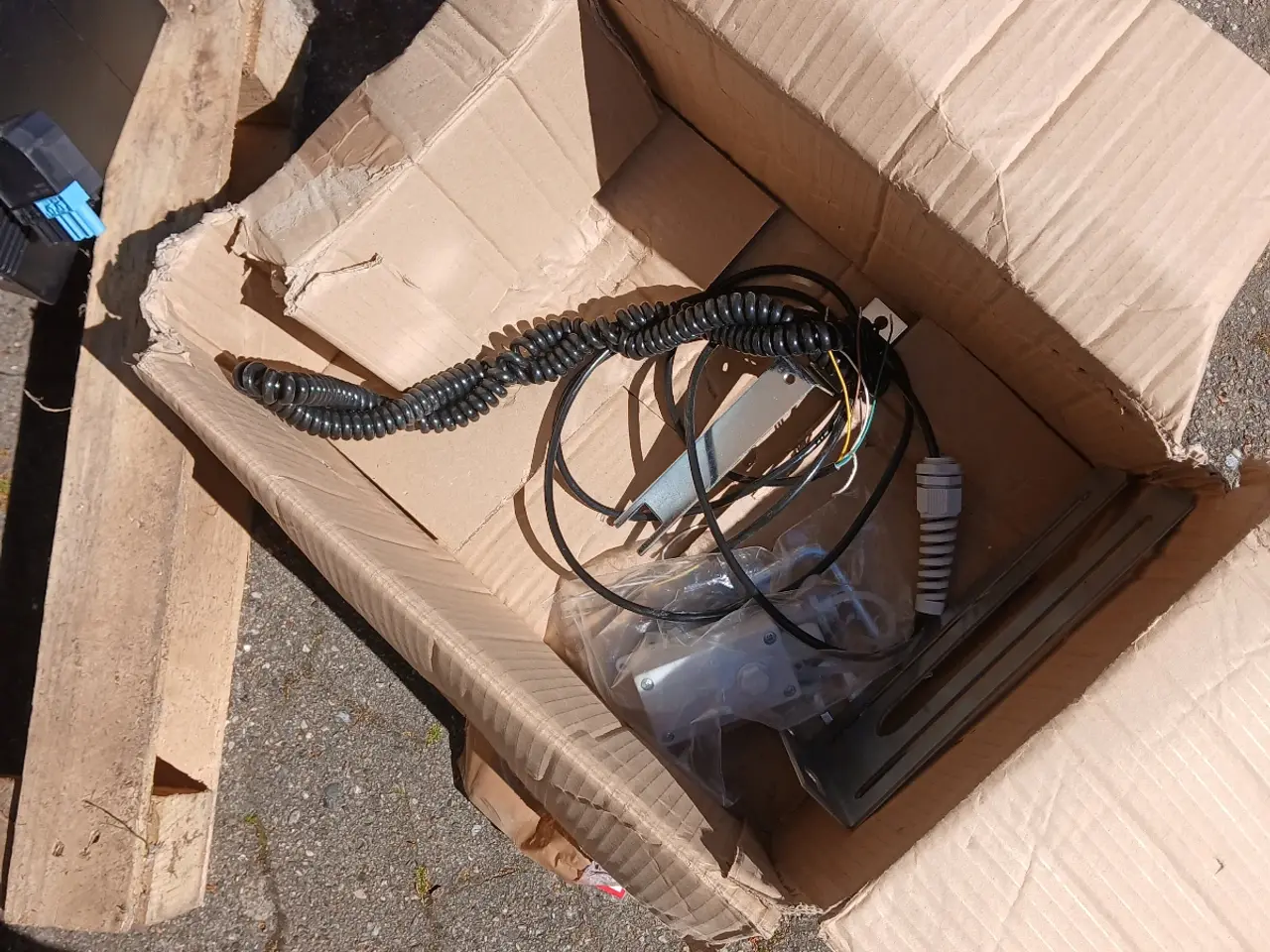 Billede 2 - Komplet elhejs til porte. Med batteri bagup