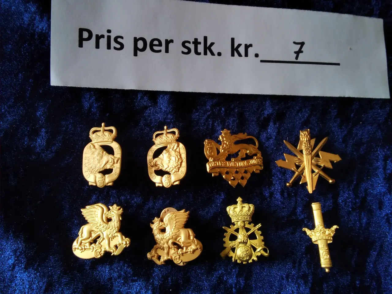 Billede 3 - Militære regimentsmærker og meget andet.