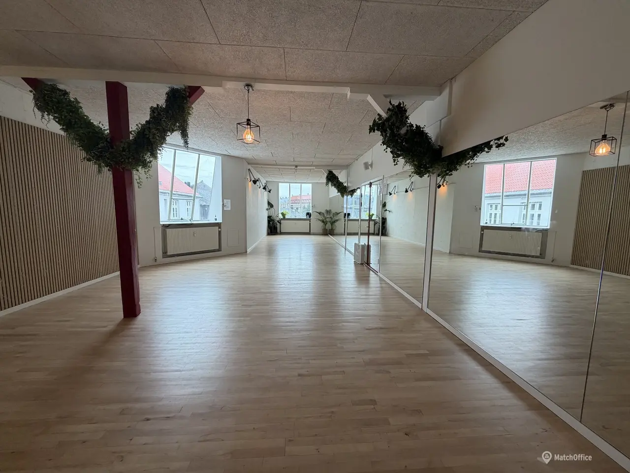 Billede 1 - 300 m² dansestudie på Heimdalsgade