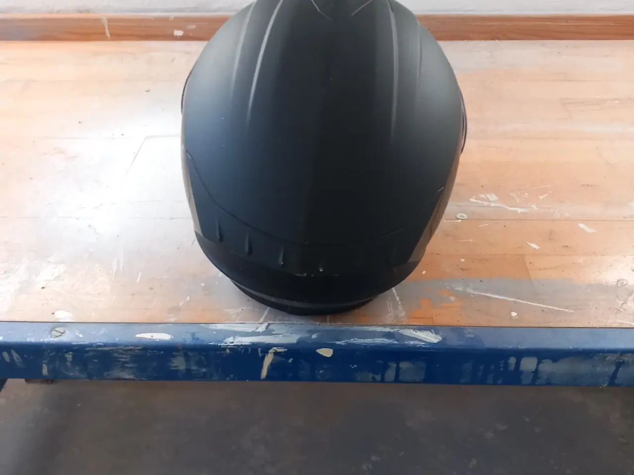 Billede 4 - En styrthjelm til scooter eller mc til salg 