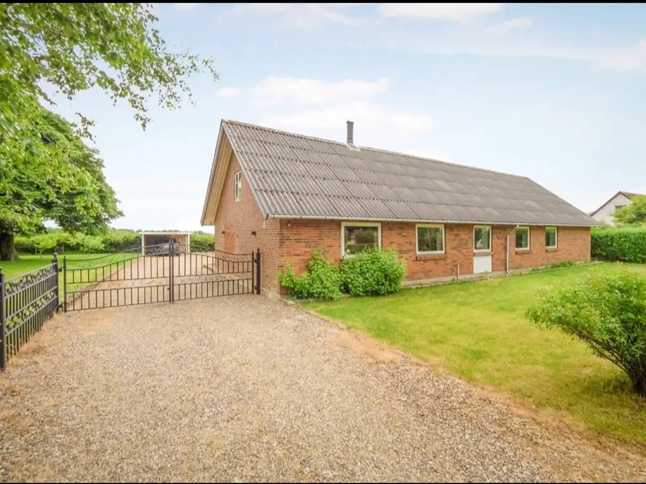 Billede 1 - Rummelig villa med udlejnings potentiale