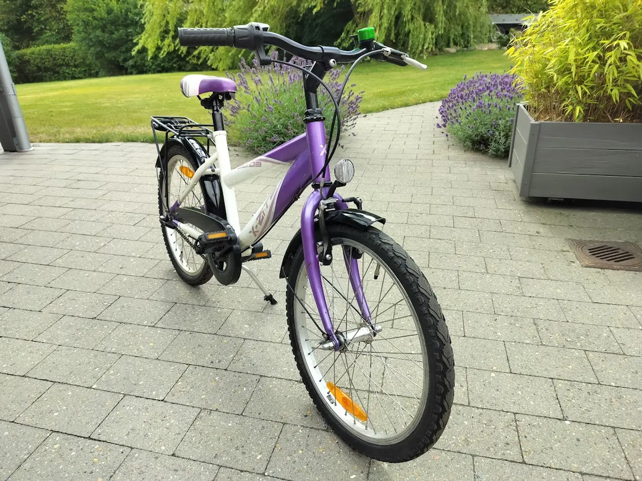 Billede 1 - Pigecykel 6-8 år