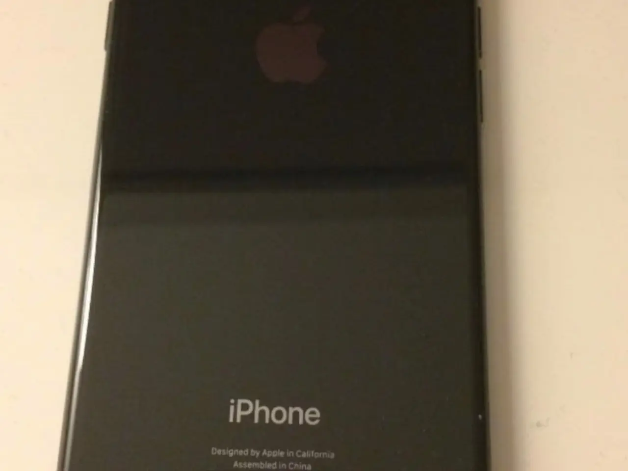Billede 3 - Iphone 8. 64 gb. i farven sort